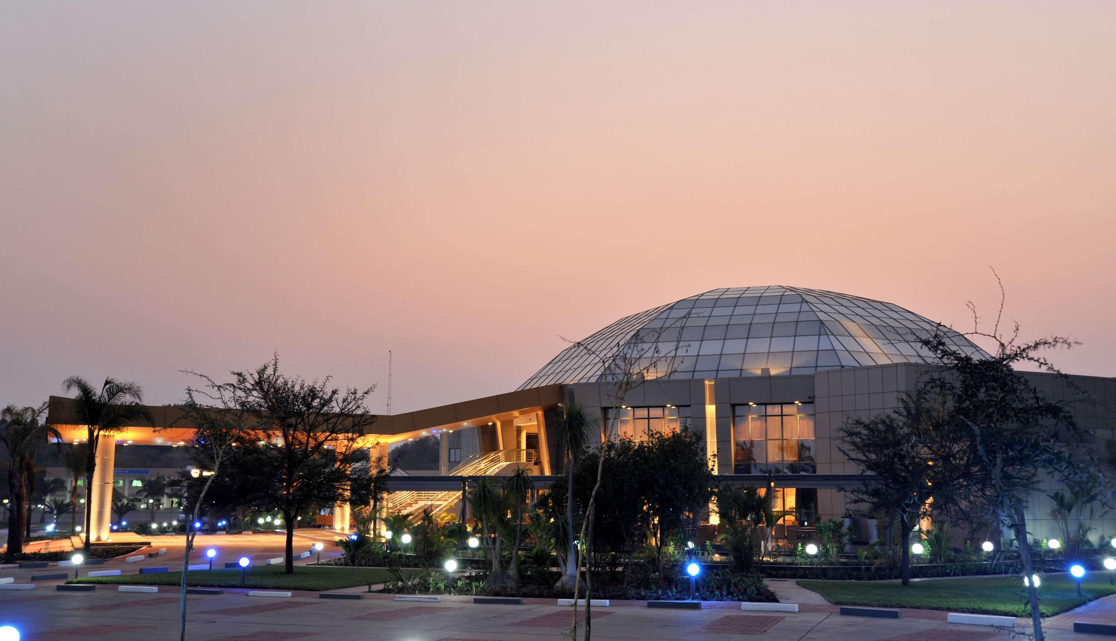 Radisson Blu Hotel Lusaka Zewnętrze zdjęcie The Texas A&M University-Commerce Library
